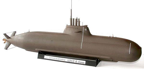 Submarine U-212 kit<br /><a href='images/pictures/ETH_Arsenal/111800011.jpg' target='_blank'>Full size image</a>